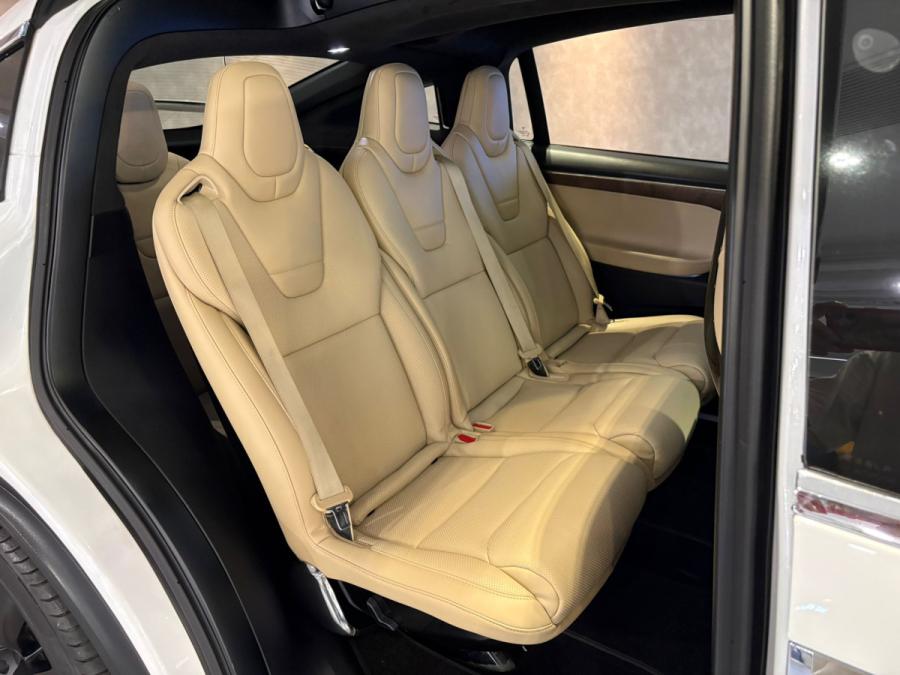 Model X 75D - Image 4